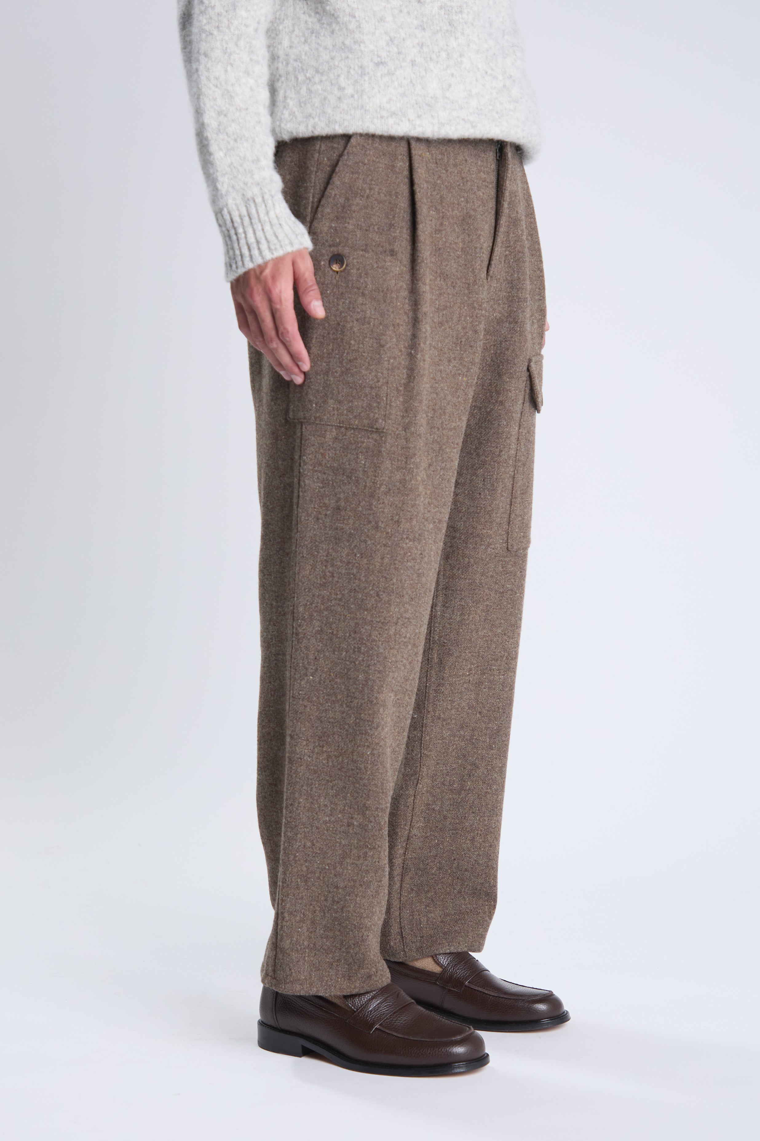 Kamikoshi trousers in taupe