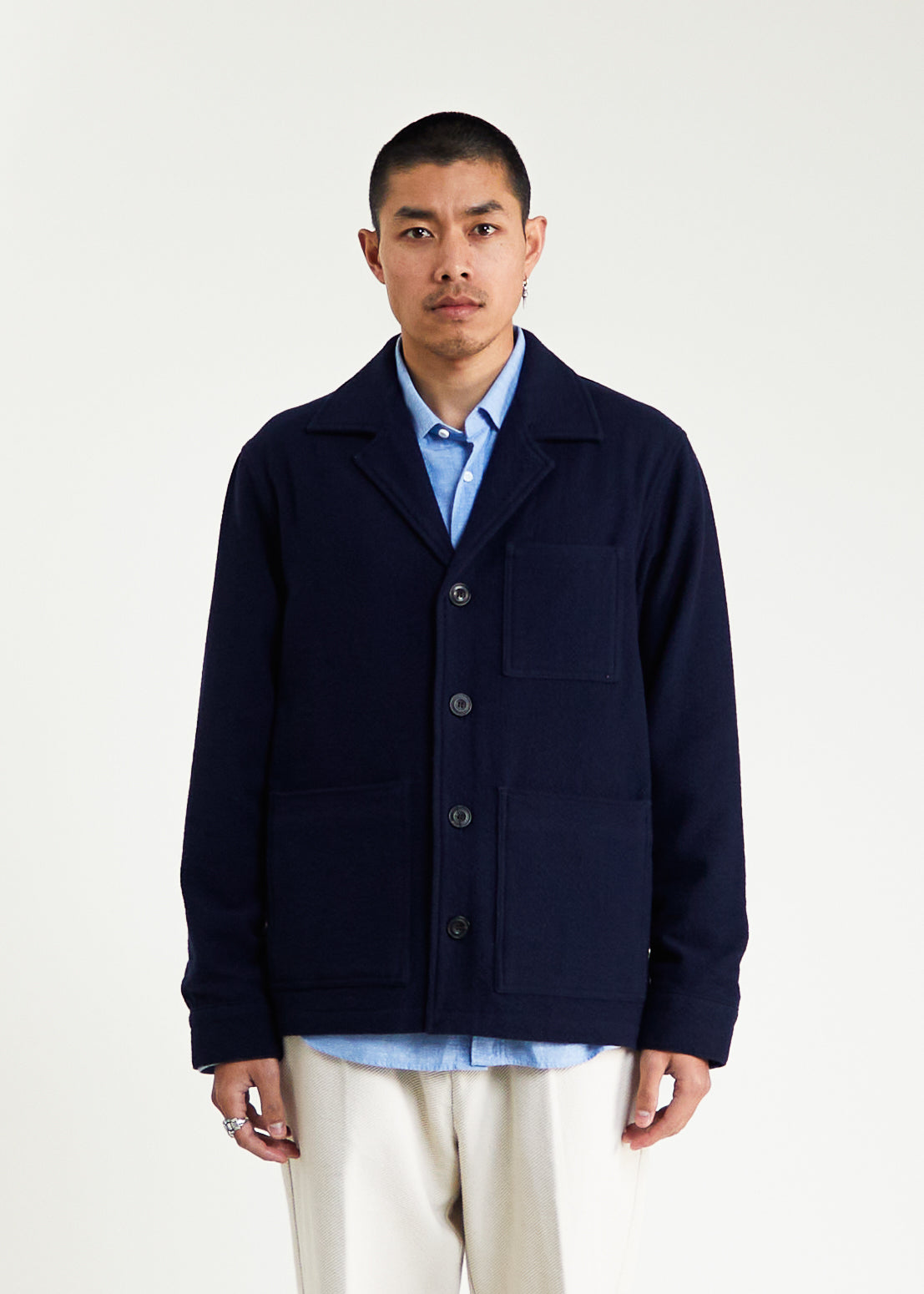 HERMES - Veste blazer croisée homme en laine bleu marine, le col cranté HERMES - Veste blazer croisée homme en laine bleu marine, le col cranté