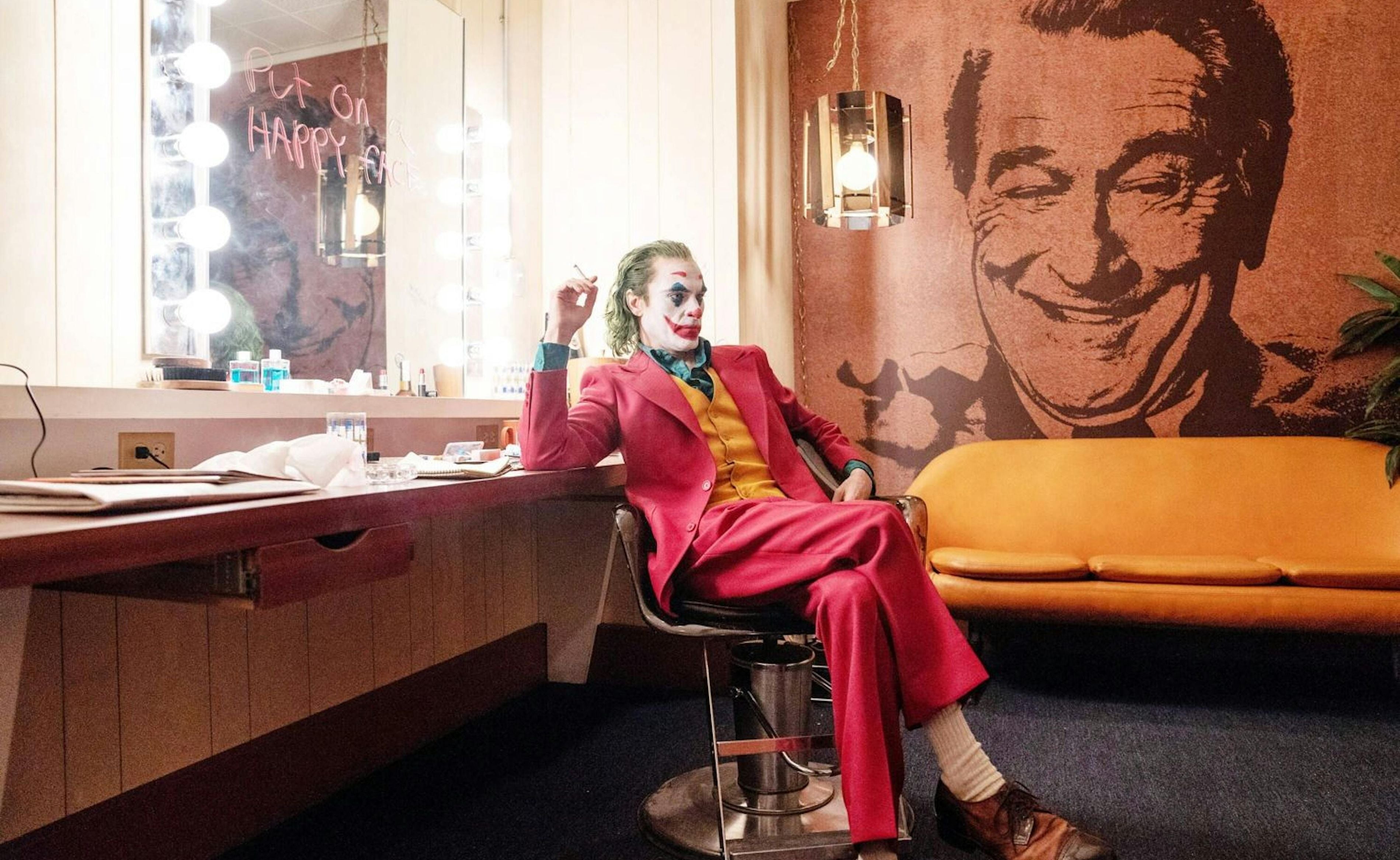 « Joker » : Costume rouge, gilet jaune et chaussettes blanches – Bobine