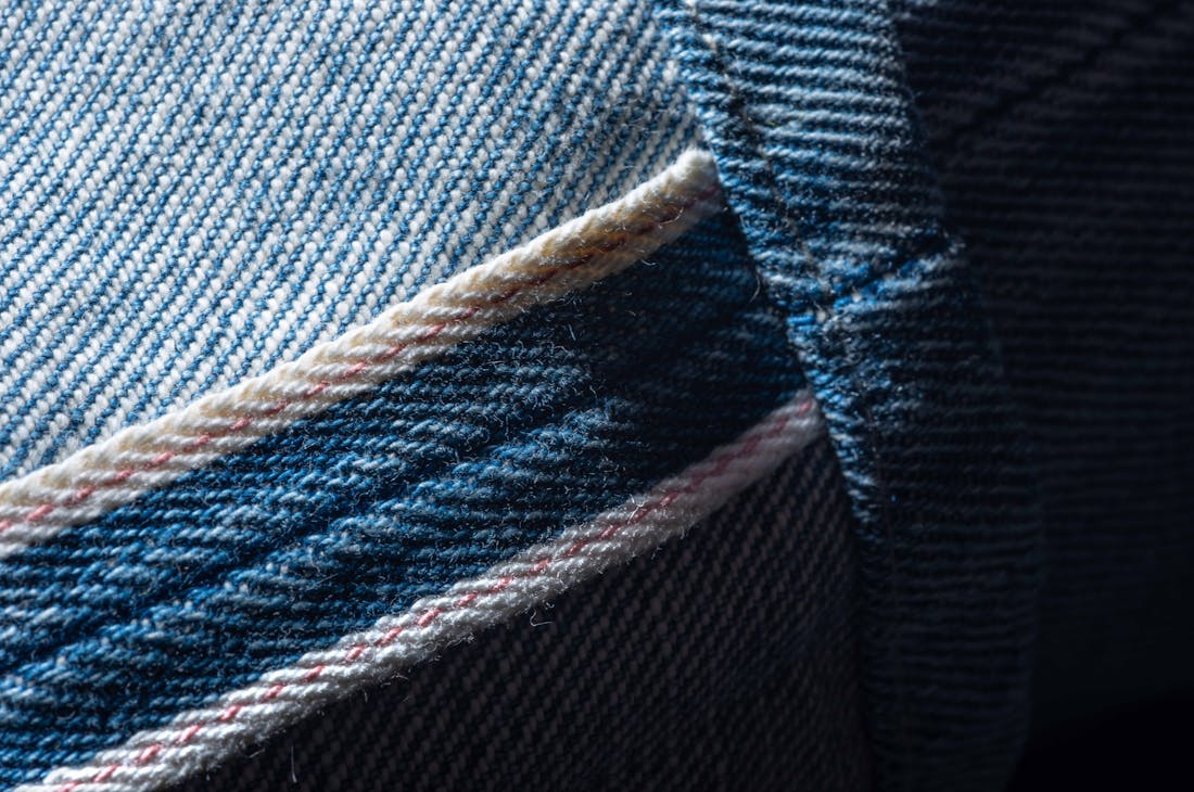 Le denim selvedge mérite-t-il vraiment son prix ?