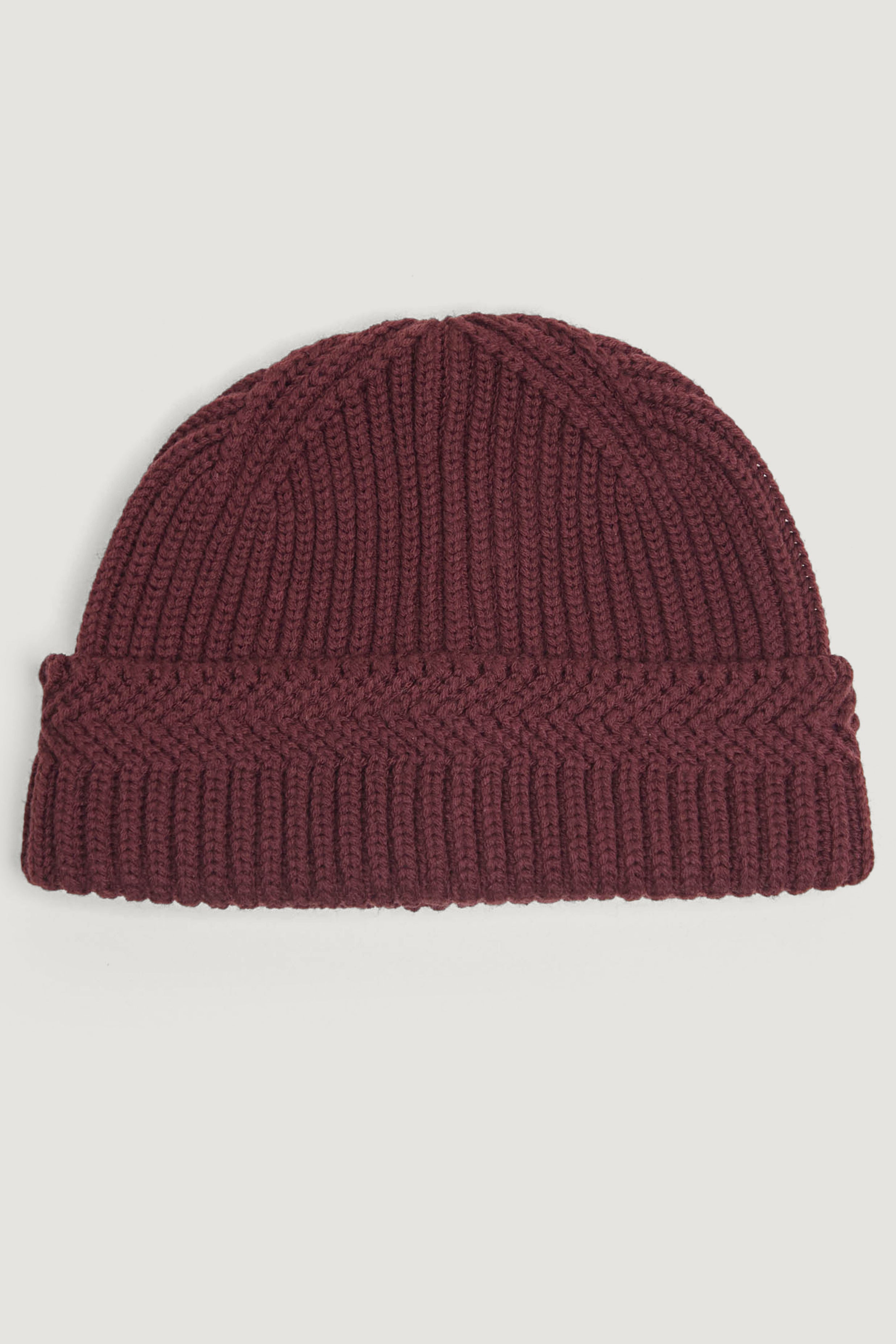 Grana beanie in burgundy 