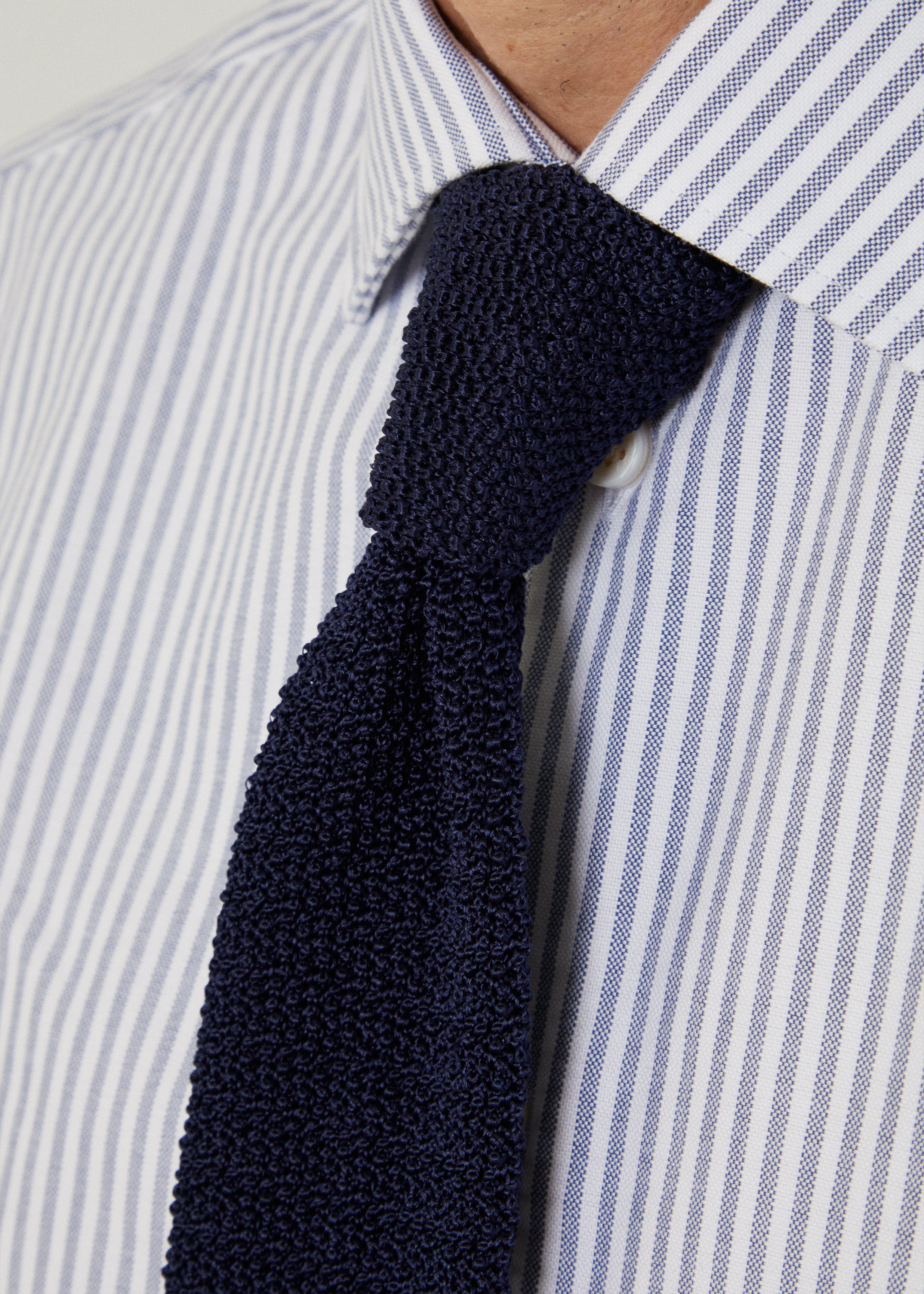 Crispy tie in navy