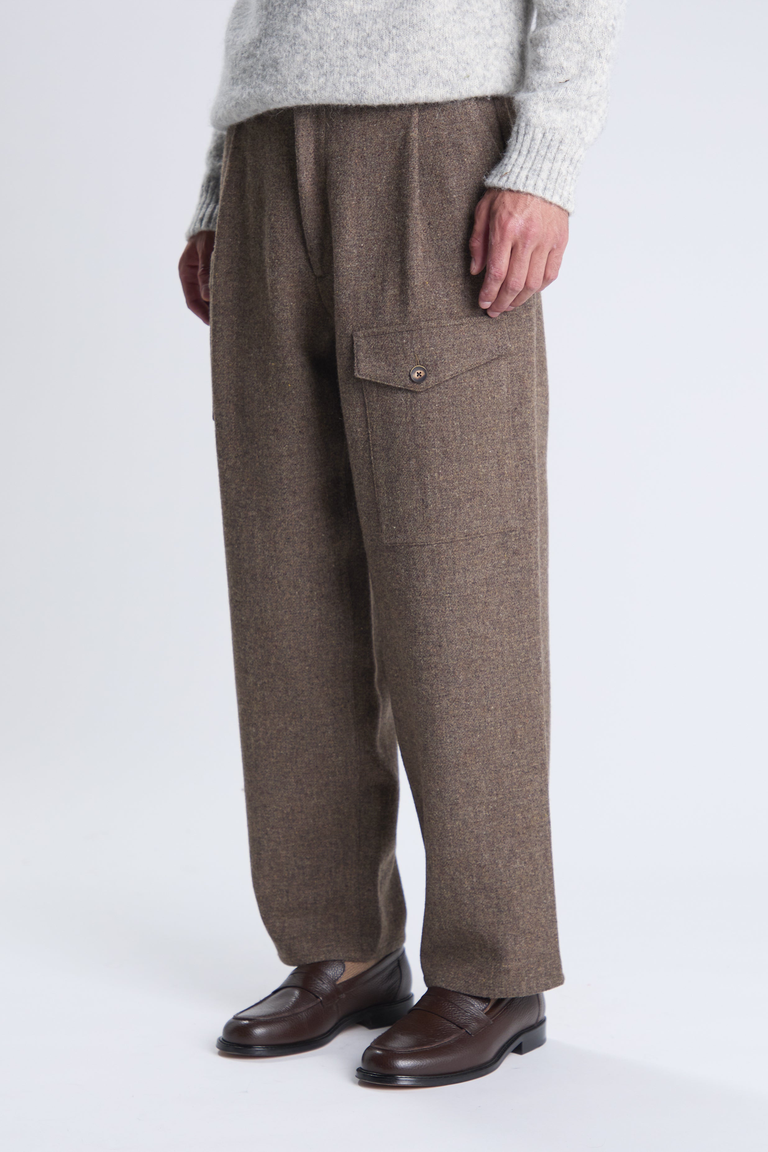 Kamikoshi trousers in taupe