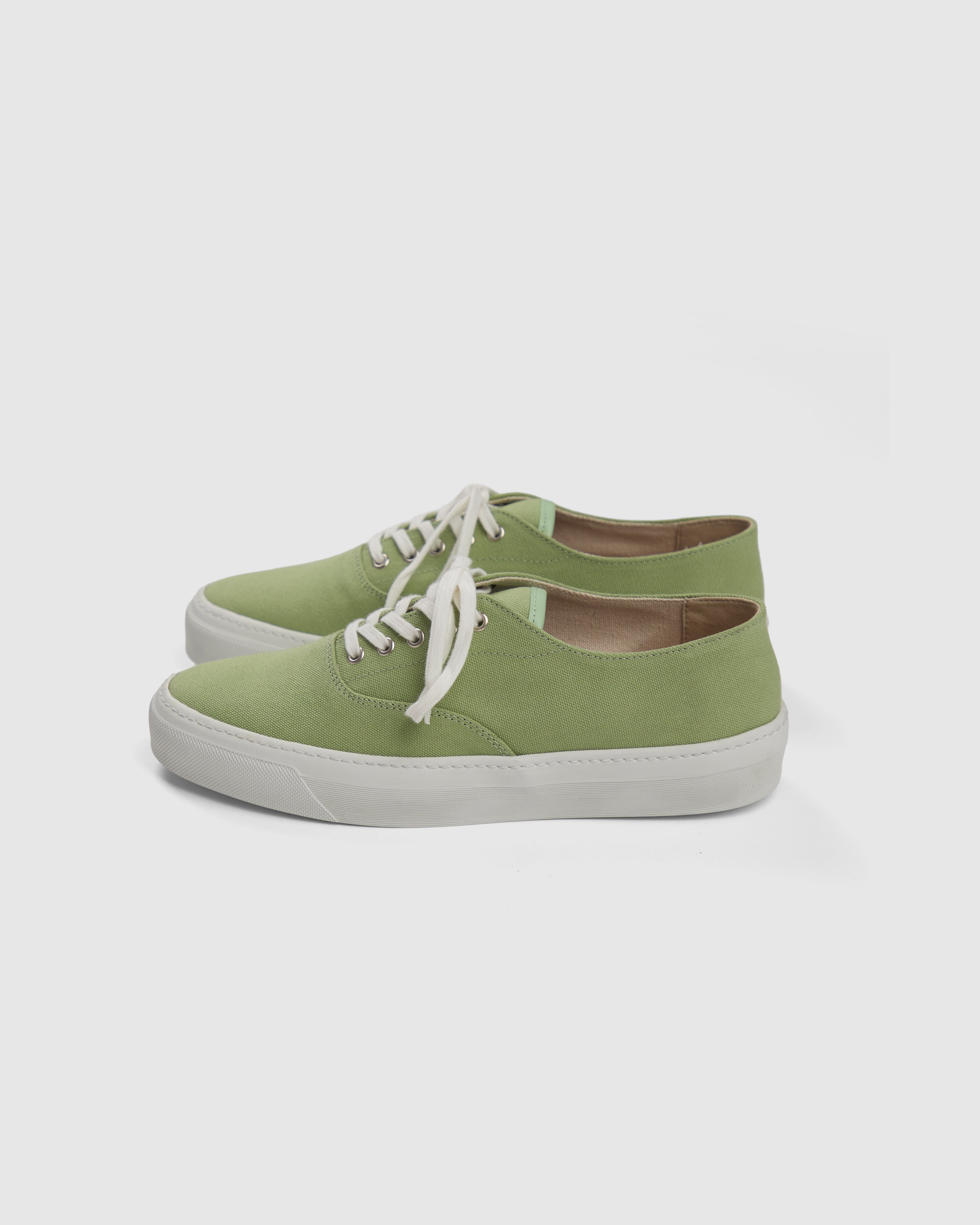 Nazare sneakers in pastel green