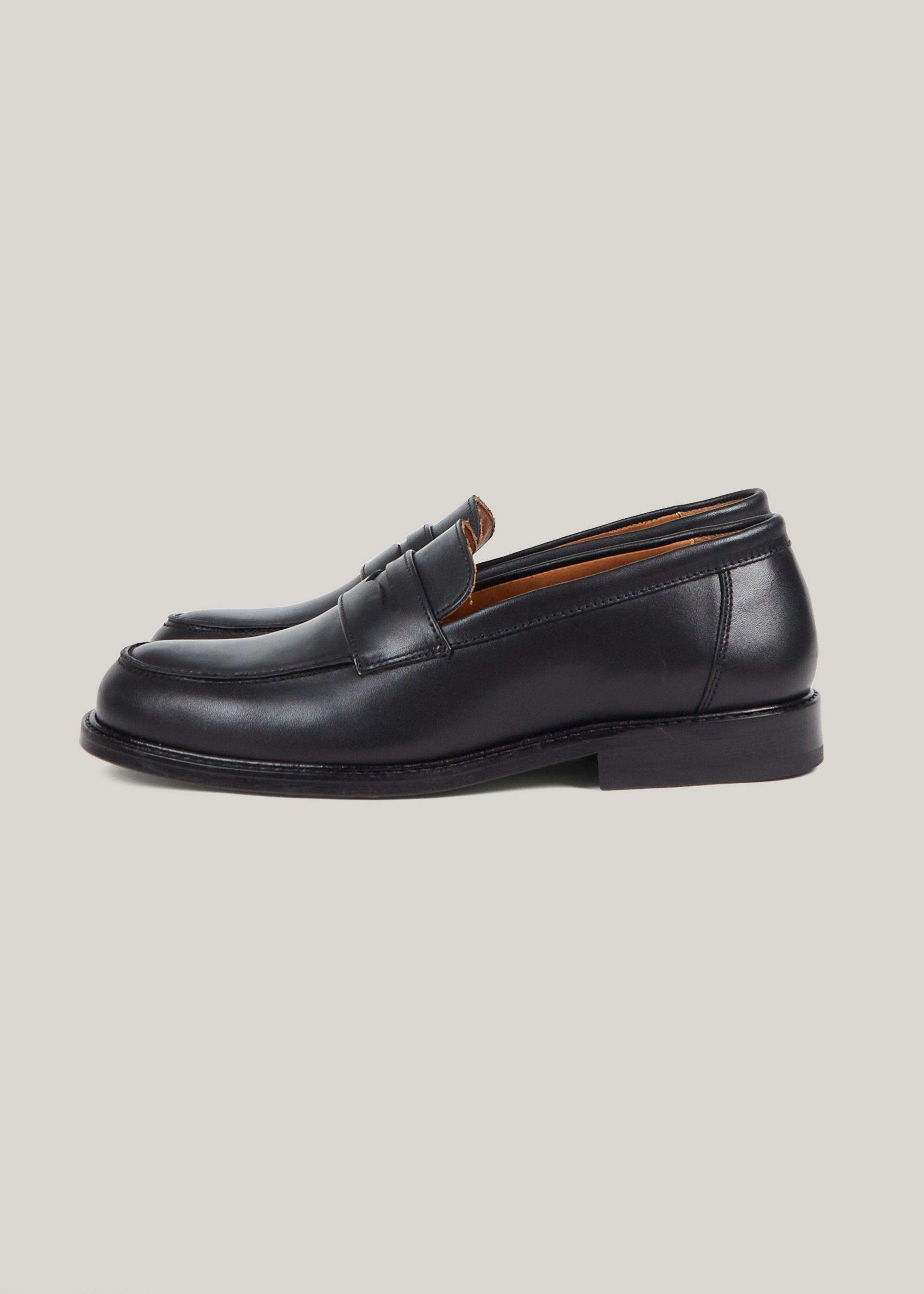 Black Wembley loafers