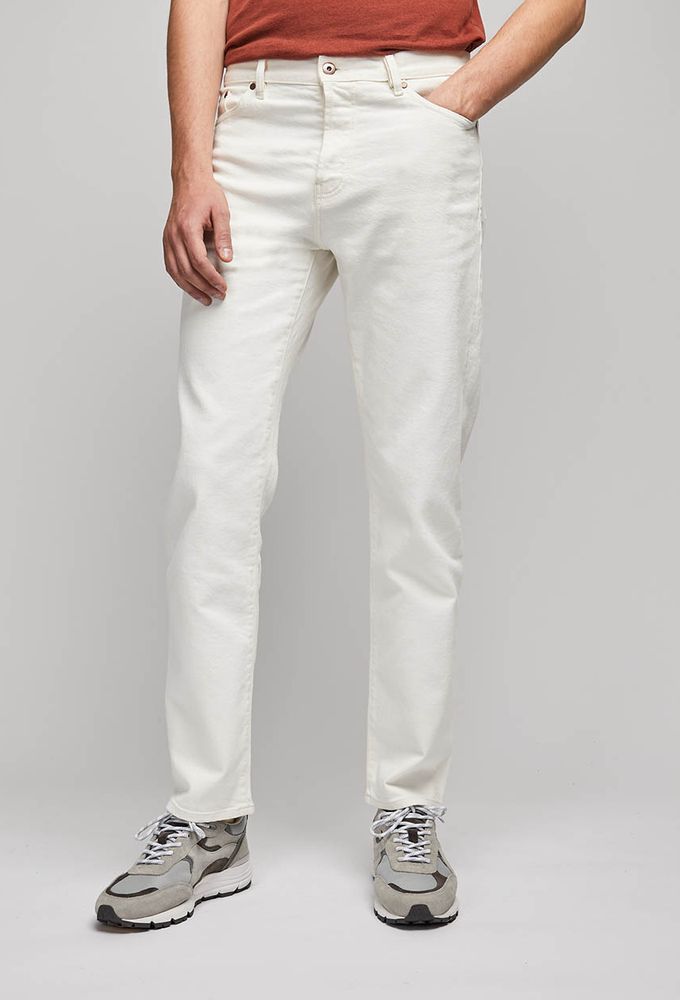 Comment teindre des jeans blancs ou délavés?